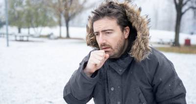 Врач-пульмонолог рассказал, как избавиться от кашля в холодную погоду