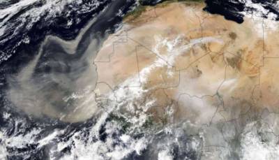 На Европу движется огромное пылевое облако из Сахары