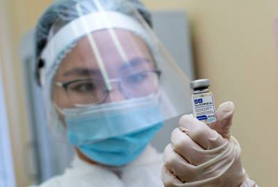 Почти 20 тысяч медработников привились вакциной «Спутник V» в Казахстане