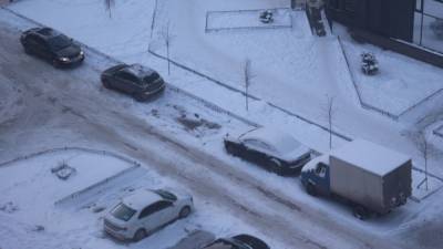 Новосибирский водитель подпер машину девушки из-за неправильной парковки