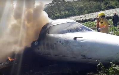 В Мексике потерпел крушение самолет с военными (ВИДЕО) и мира