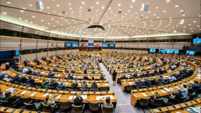Европарламент "закрывает глаза" на водную блокаду Крыма