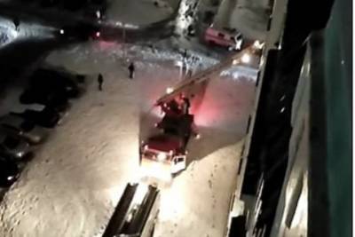 Псковских спасателей вызвали, чтобы попасть в квартиру к инвалиду