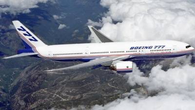 В США проверят "Боинг 777" после инцидента с двигателем