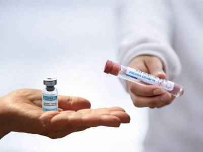 Украина договорилась о получении 15 млн доз вакцины от коронавируса NovaVax