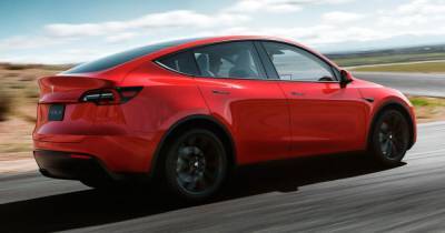 Tesla неожиданно прекратила продажи бюджетной версии электрокроссовера Model Y