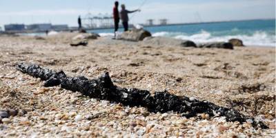 Экологическое бедствие. В Израиле закрыли все средиземноморские пляжи из-за разлива нефти