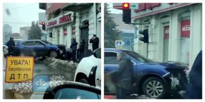 В Харькове машина на полном ходу влетела в магазин: кадры с места жуткой аварии