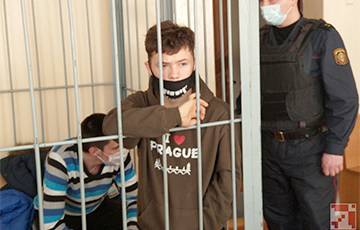 В Беларуси за протесты на пять лет осудили 16-летнего подростка - charter97.org - Белоруссия - Гомель