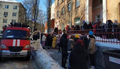В Киеве пламенем охватило общежитие: полсотни человек оказались в опасности, подробности ЧП