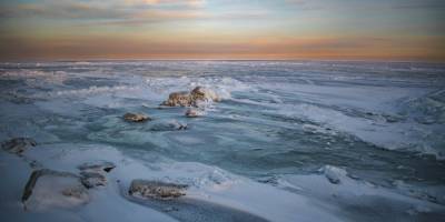 «Леденящая красота»: в Сети показали впечатляющие фото заснеженной Бердянской косы