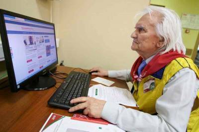 В ПФР объяснили детали назначения пенсии работающих пенсионеров в России