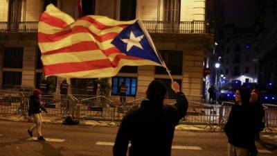 Разгромленные магазины и пожары: в Испании продолжаются беспорядки из-за ареста леворадикального рэпера