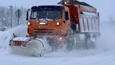 Снег на региональных и муниципальных дорогах в Тверской области расчищают 250 единиц техники