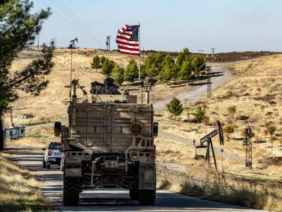Стало известно, сколько нефти ежедневно крадут боевики в Сирии при поддержке американцев
