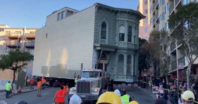 Житель Сан-Франциско перевез 139-летний двухэтажный дом на новое место (видео)