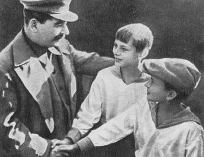 Зачем Берия хотел арестовать внебрачного сына Сталина