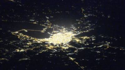 Российский космонавт запечатлел ночной Петербург с борта МКС