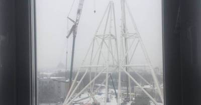 Появилось фото со строительства колеса обозрения на ВДНХ в Москве