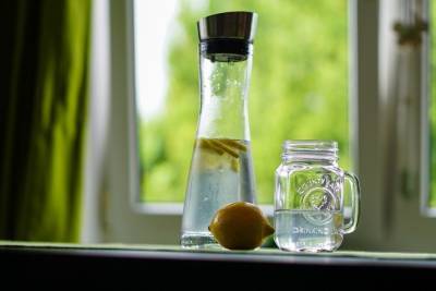 8 причин начать пить воду с лимоном