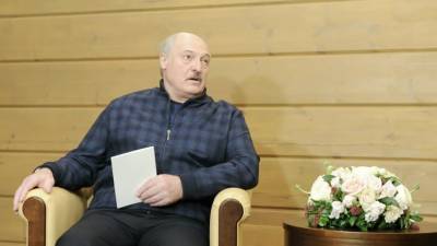 Лукашенко поблагодарил Путина за помощь экономике Белоруссии