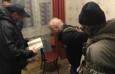 Сливал данные оккупантам: налоговик из Киева передавал боевикам гостайны