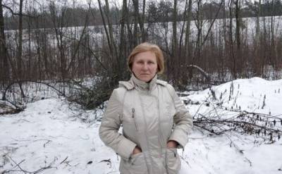 Жительница Петербурга, которая на акции получила удар в живот от силовика, потребовала раскрыть его имя