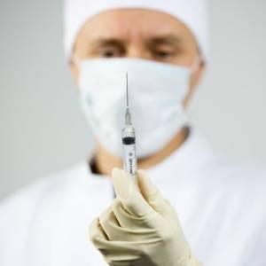 Стало известно, когда первая партия вакцины от коронавируса прибудет в Украину