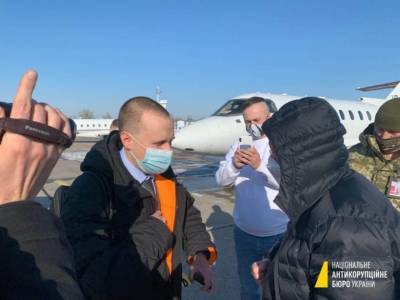 В «Борисполе» посадили самолет фигуранта дела «ПриватБанка» при попытке побега: фото