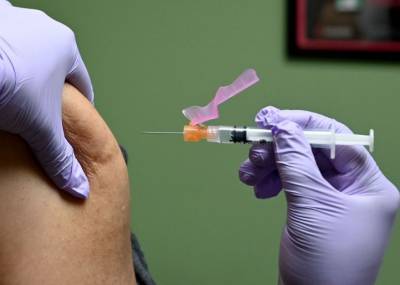 «Ни в коем случае»: что не стоит делать после прививки от коронавируса