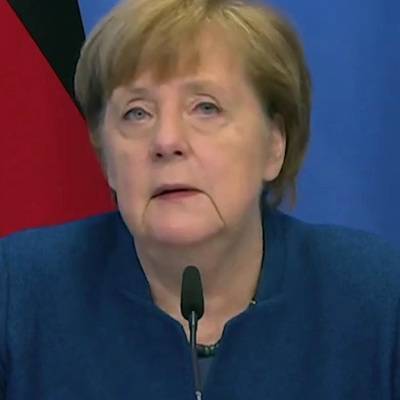 Ангела Меркель выступила за осторожное смягчение ограничений
