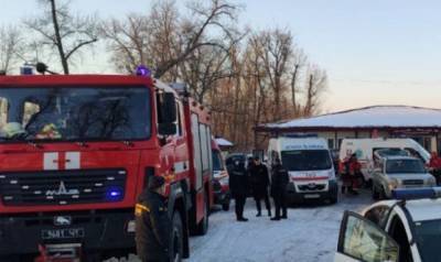 В Киеве дети попали в беду, на место срочно съехались спасатели, полиция и скорая: что произошло