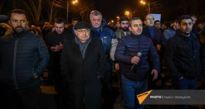 "Нужно спасти Армению": Вазген Манукян предрек скорую смену власти