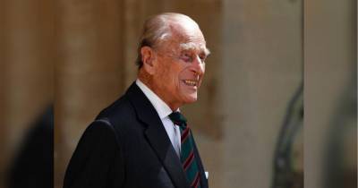 Принц Уильям заявил, что его дед принц Филипп в порядке, но слезы принца Чарльза вызывают беспокойство