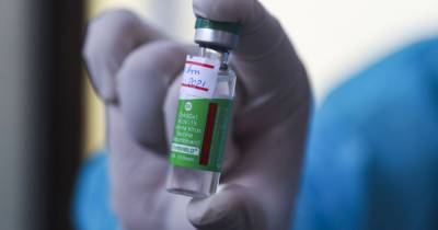 В Украину прибудет индийская вакцина от коронавируса Covishield: безопасен ли этот препарат