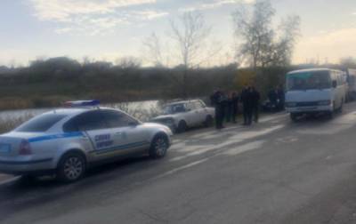 Автомобиль с ребенком слетел прямо в ров: кадры аварии на Объездной дороге в Одессе