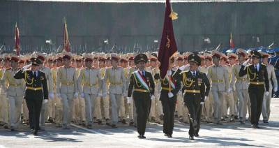 Эмомали Рахмон принял участие в торжестве в честь Дня Вооруженных сил Таджикистана