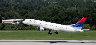 С пассажирами на борту: в США Boeing внезапно отклонился от курса из-за проблем с двигателем