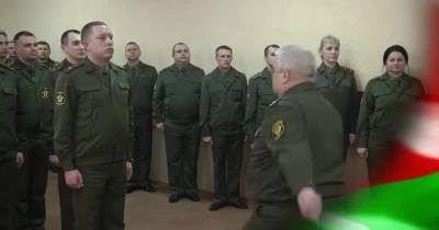 В Сети посмеялись над белорусским полковником, который передал подчиненным "заряд энергии" от Лукашенко