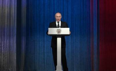 Владимир Путин поздравил россиян с Днём защитника Отечества
