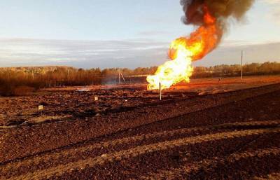 Из-за взрыва на трубопроводе в Оренбуржье прекращен транзит газа в Казахстан
