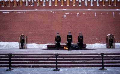 Владимир Путин возложит венок к Могиле неизвестного солдата по случаю Дня защитника Отечества