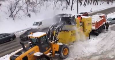В Киеве заметили мобильные снегоплавильные машины: зачем они нужны