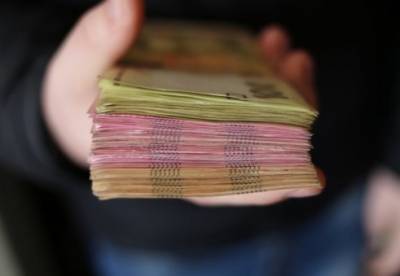 В Украине распространяют фальшивые деньги, которые похожи на настоящие