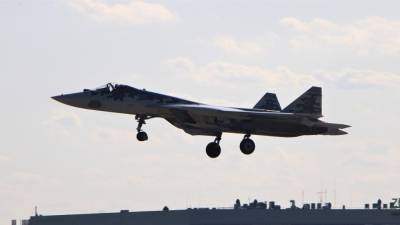 Самолет Су-57 провел учебный бой в рамках испытаний в Астраханской области