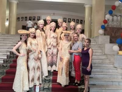 Федеральные СМИ рассказали о мастере из Кузбасса, который делает платья из кедра