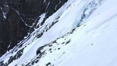 Спасатели предупредили об угрозе схода лавин в горах Сочи