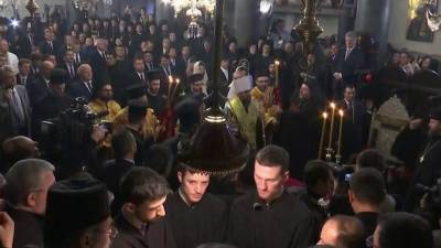 Прихожане Украинской православной церкви просят власти вмешаться в ситуацию с захватом храмов