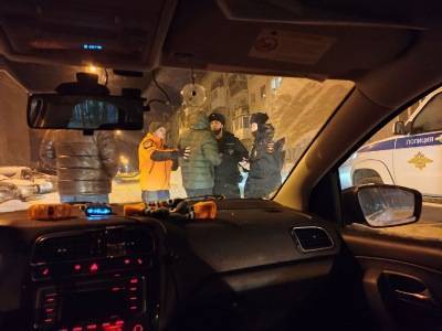 Теплый прием: волонтеры "ЛизаАлерт" патрулируют улицы в морозы