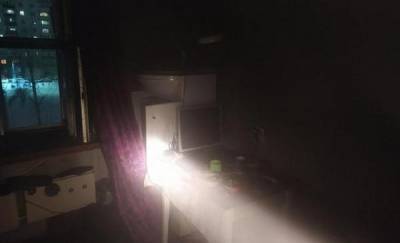 Тюменские следователи обнаружили окурки и алкоголь в квартире, где на пожаре погибла семья